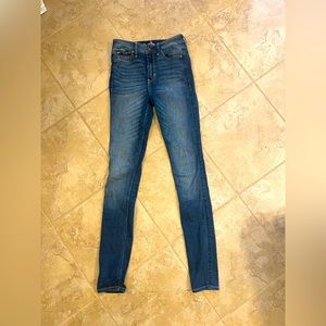 Hollister jeans size 0